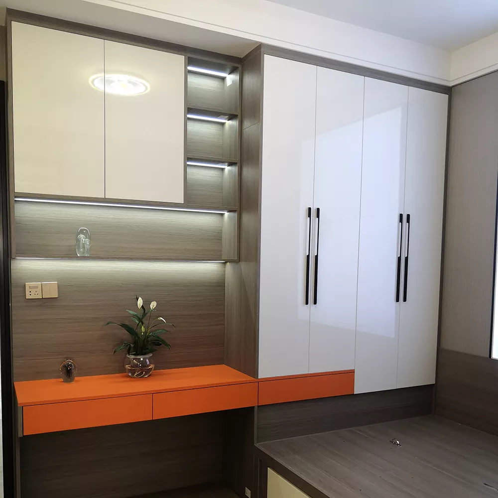 Huş Tahta Dolapları